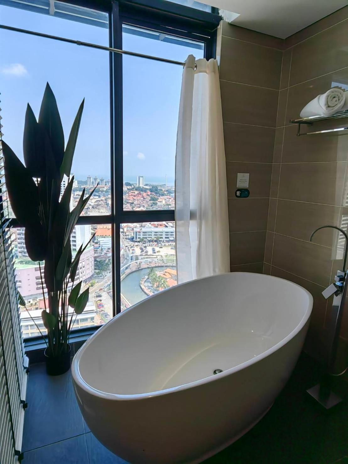 The Honeymoon Haven - 99 Residences Malacca Buitenkant foto
